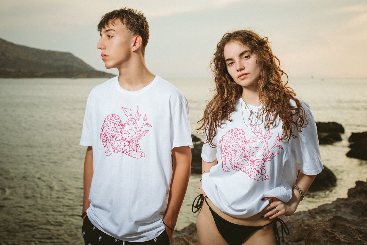T SHIRT