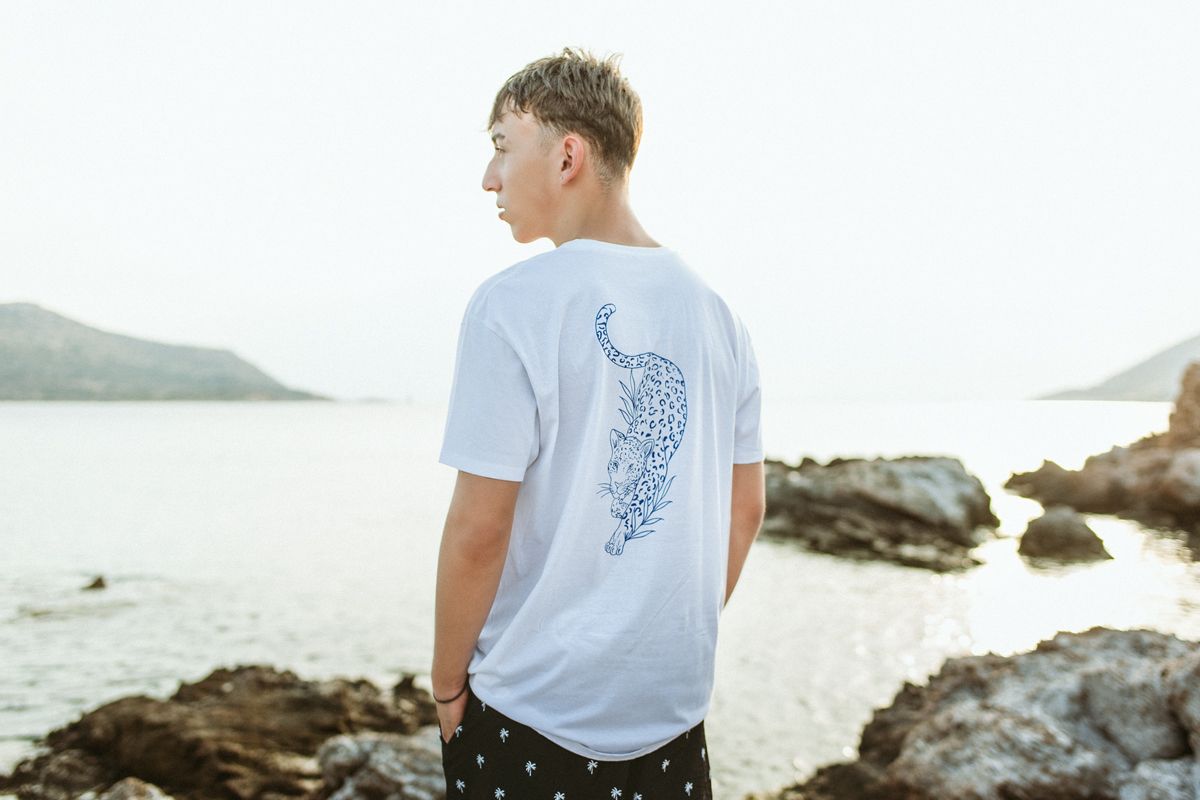 T-SHIRT