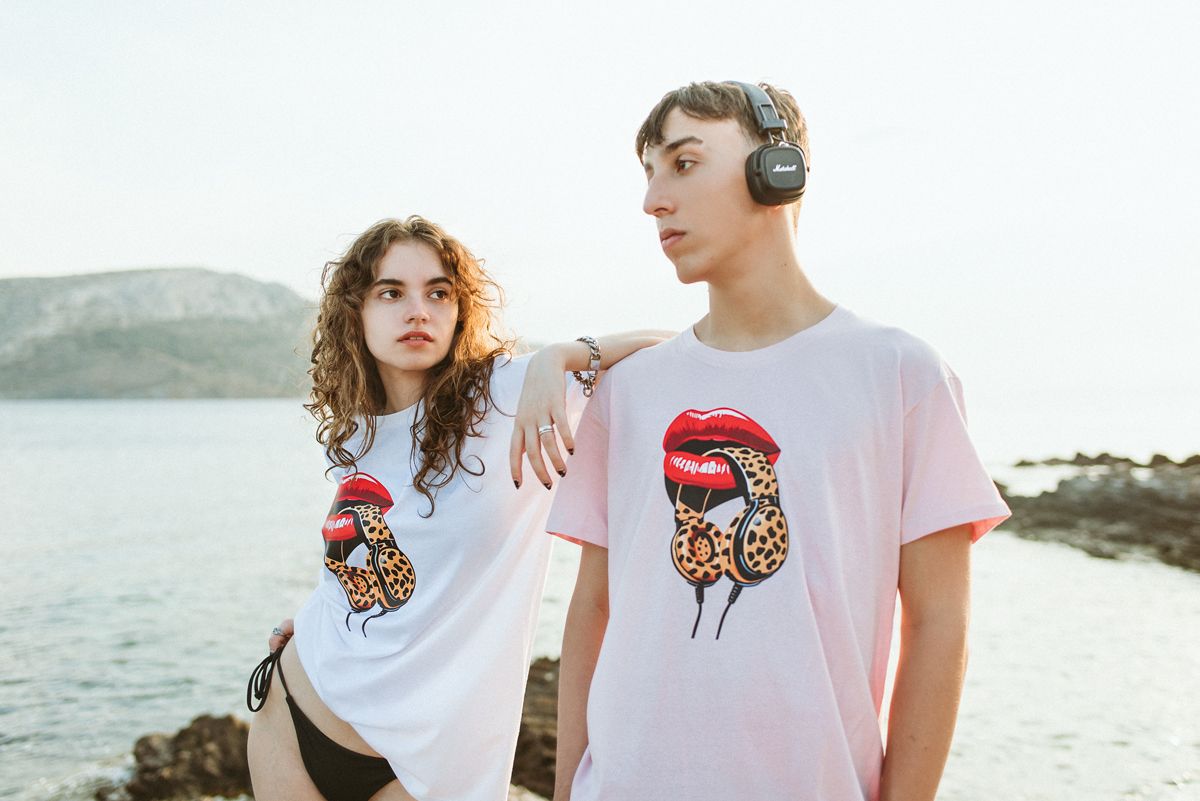 T-SHIRT