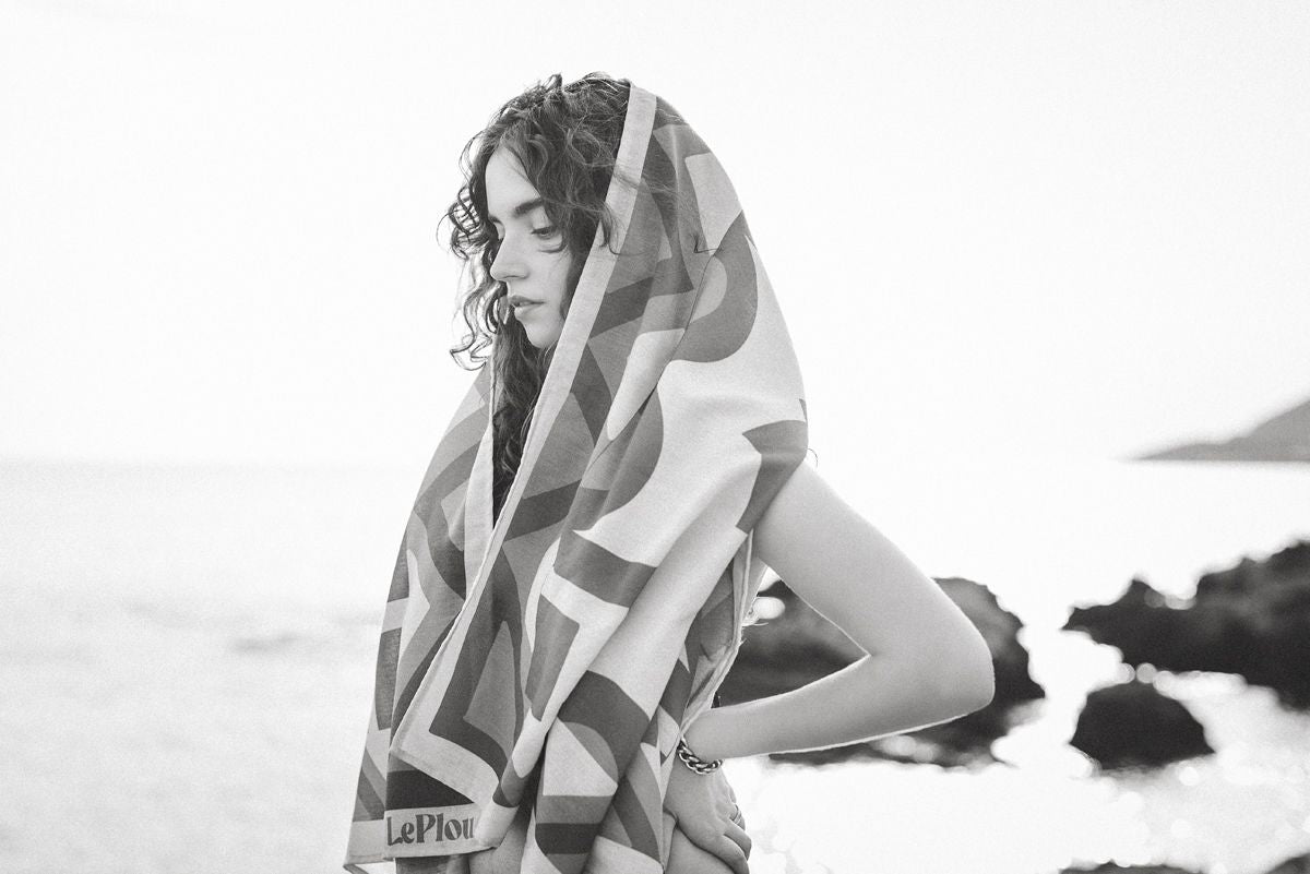 PAREO SCARVES